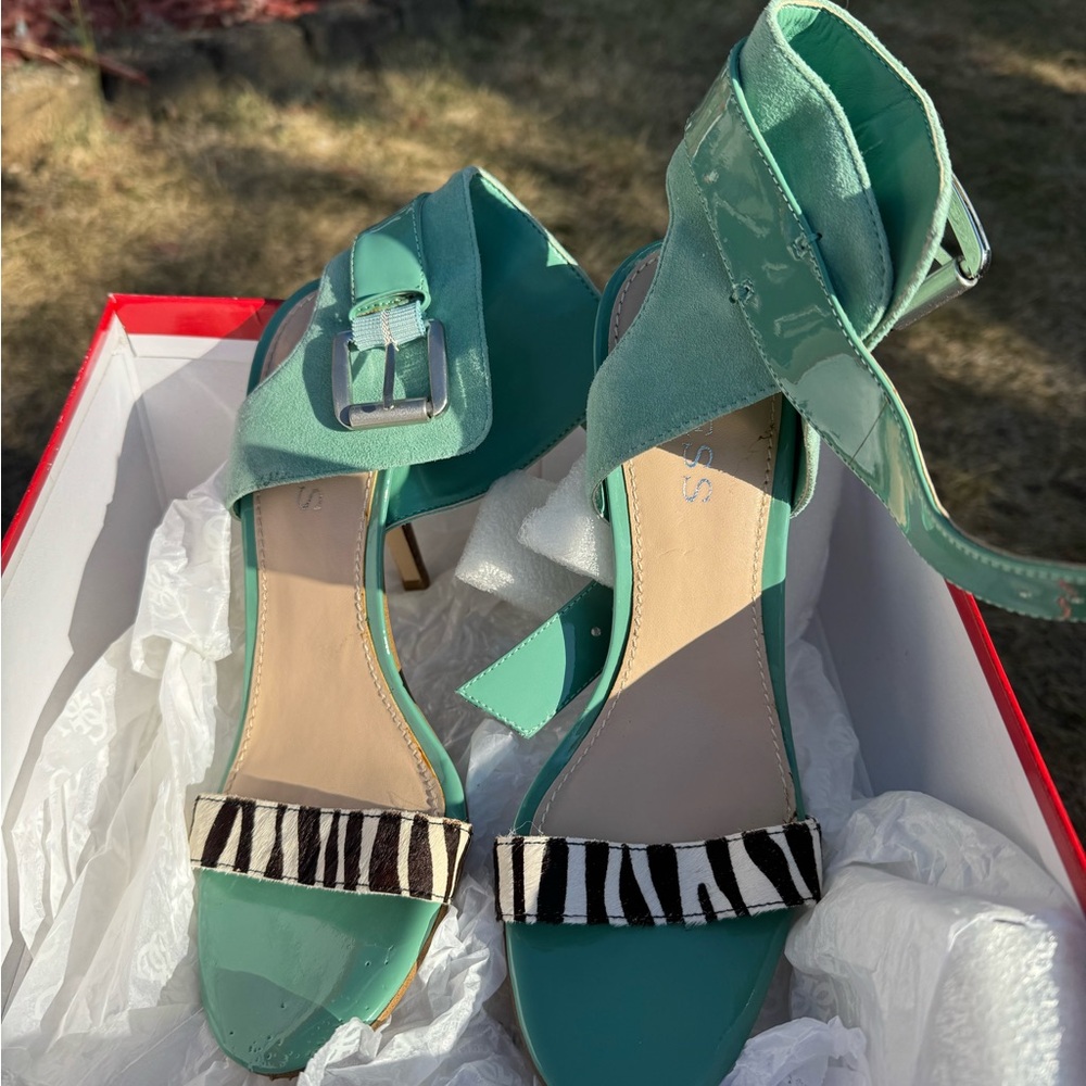 Elegant Teal Heels with Zebra Accent
